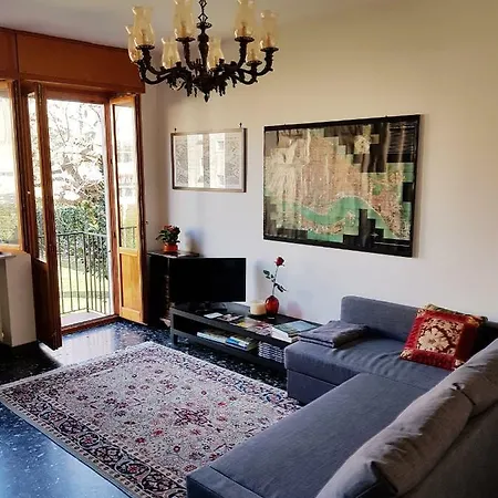 Angela Di House Venice