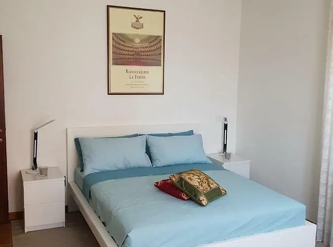 Angela Di House Venecia